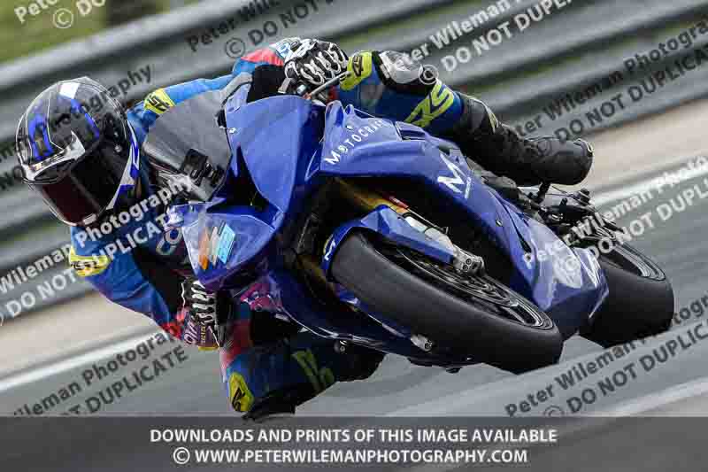 cadwell no limits trackday;cadwell park;cadwell park photographs;cadwell trackday photographs;enduro digital images;event digital images;eventdigitalimages;navarra;no limits trackdays;peter wileman photography;racing digital images;trackday digital images;trackday photos